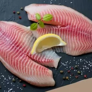 tilapia fillet with lemon slice